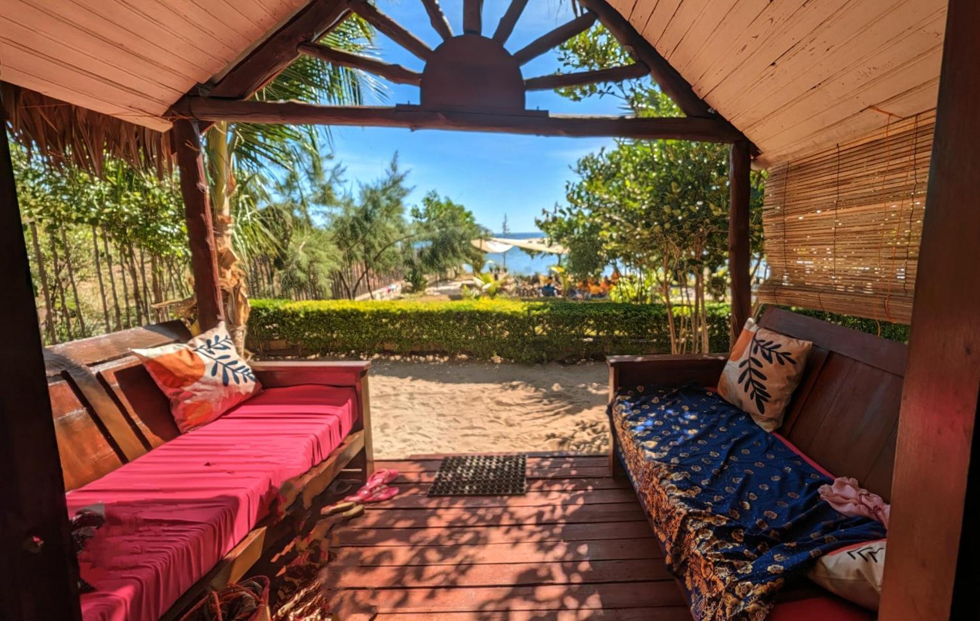 Ampazony Oasis Lodge Mahajanga Exterior foto