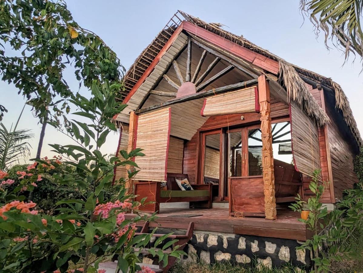 Ampazony Oasis Lodge Mahajanga Exterior foto
