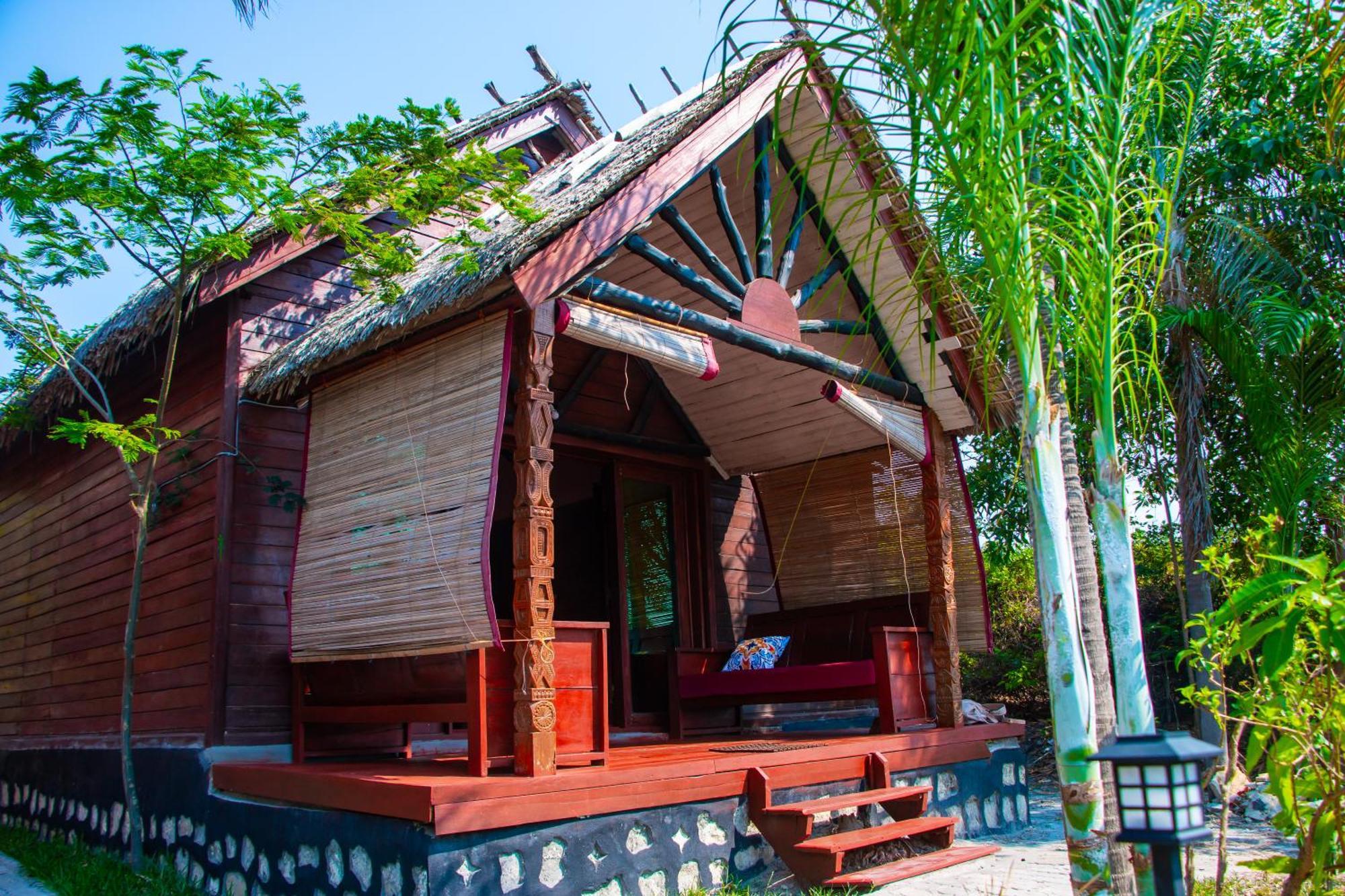 Ampazony Oasis Lodge Mahajanga Exterior foto